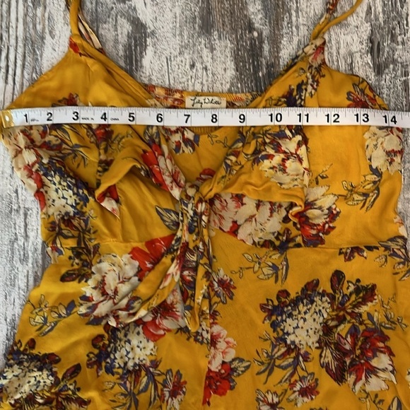 Lily White Buckle Spaghetti Strap Top. Size Medium. - Picture 4 of 5